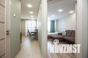 1-к квартира, посуточно, 40м2, 6/18 этаж