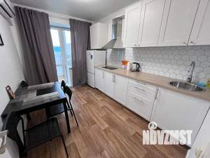1-к квартира, посуточно, 42м2, 7/10 этаж