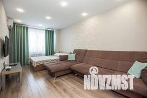 1-к квартира, посуточно, 40м2, 6/18 этаж