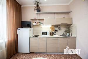 1-к квартира, посуточно, 40м2, 4/16 этаж