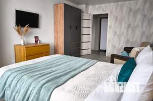 1-к квартира, посуточно, 37м2, 13/16 этаж