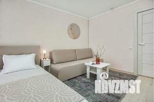 1-к квартира, посуточно, 40м2, 6/18 этаж