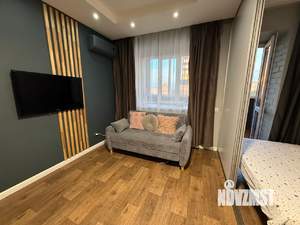 Студия квартира, посуточно, 35м2, 11/16 этаж