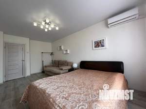 1-к квартира, посуточно, 40м2, 9/9 этаж
