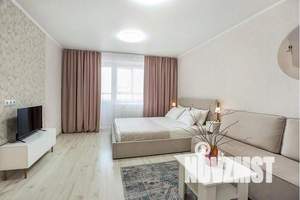 1-к квартира, посуточно, 40м2, 6/18 этаж