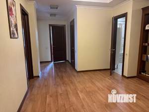 4-к квартира, вторичка, 181м2, 4/4 этаж