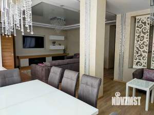 3-к квартира, вторичка, 207м2, 2/4 этаж