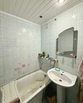 2-к квартира, вторичка, 52м2, 1/5 этаж