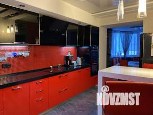 4-к квартира, вторичка, 140м2, 8/14 этаж