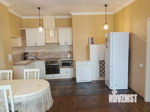 4-к квартира, вторичка, 111м2, 1/5 этаж