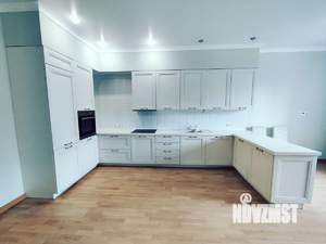 4-к квартира, вторичка, 170м2, 2/6 этаж