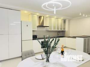 3-к квартира, вторичка, 140м2, 2/10 этаж