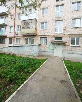 2-к квартира, вторичка, 42м2, 1/5 этаж