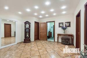 3-к квартира, вторичка, 140м2, 8/12 этаж