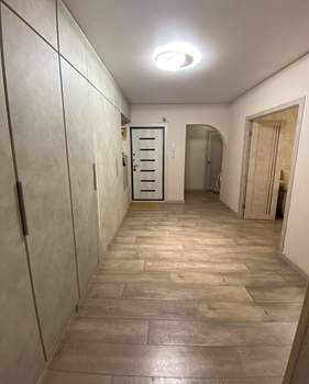 3-к квартира, вторичка, 80м2, 1/9 этаж