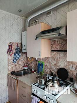 2-к квартира, вторичка, 43м2, 1/4 этаж