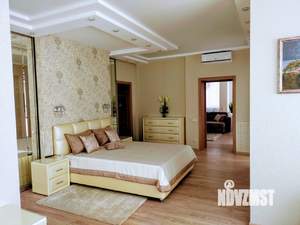 3-к квартира, вторичка, 207м2, 2/4 этаж