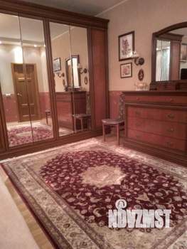 3-к квартира, вторичка, 104м2, 2/5 этаж