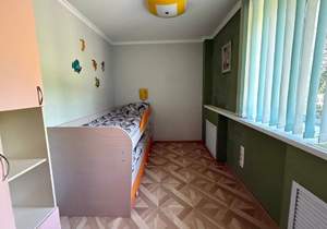 4-к квартира, вторичка, 62м2, 1/5 этаж