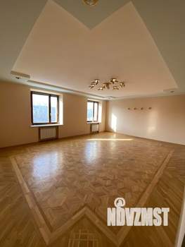 4-к квартира, вторичка, 174м2, 3/3 этаж