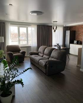 3-к квартира, вторичка, 100м2, 3/10 этаж