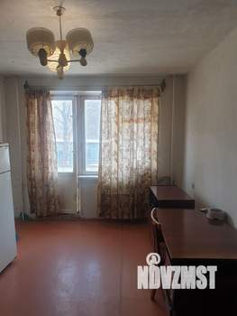 2-к квартира, вторичка, 50м2, 1/10 этаж