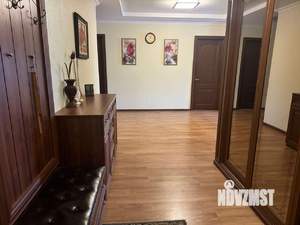 4-к квартира, вторичка, 181м2, 4/4 этаж