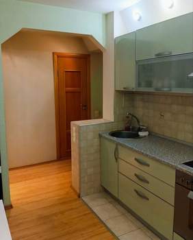 2-к квартира, вторичка, 56м2, 1/10 этаж