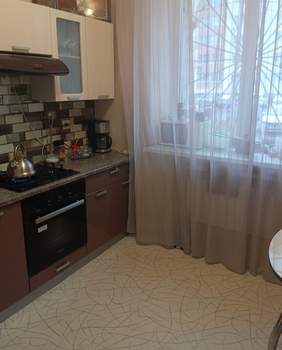 2-к квартира, вторичка, 57м2, 1/3 этаж