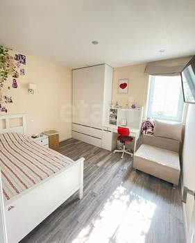 4-к квартира, вторичка, 115м2, 1/4 этаж