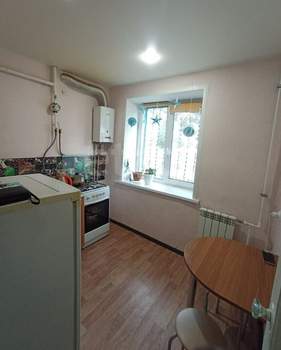 2-к квартира, вторичка, 42м2, 1/5 этаж