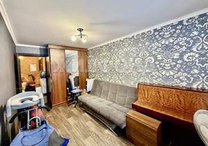 2-к квартира, вторичка, 44м2, 1/4 этаж