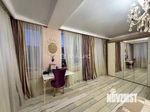 4-к квартира, вторичка, 133м2, 3/5 этаж