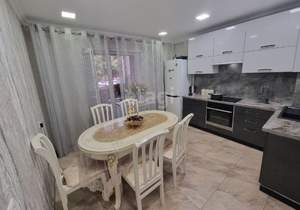 3-к квартира, вторичка, 100м2, 1/17 этаж