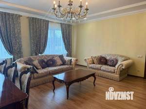 4-к квартира, вторичка, 181м2, 4/4 этаж