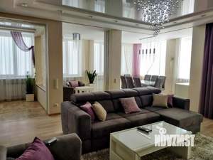 3-к квартира, вторичка, 207м2, 2/4 этаж