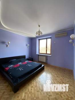 4-к квартира, вторичка, 174м2, 3/3 этаж