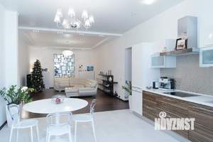 4-к квартира, вторичка, 180м2, 1/3 этаж