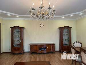 4-к квартира, вторичка, 181м2, 4/4 этаж