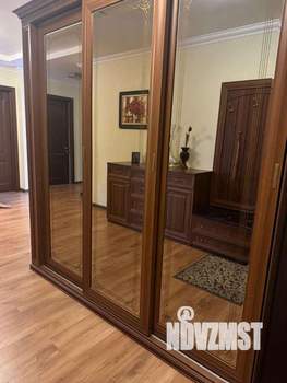 4-к квартира, вторичка, 181м2, 4/4 этаж