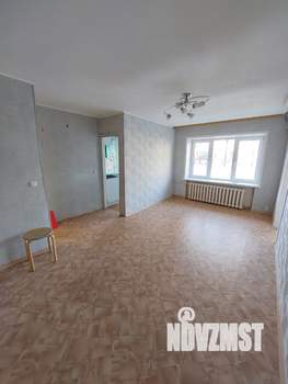 2-к квартира, вторичка, 43м2, 1/4 этаж