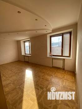 4-к квартира, вторичка, 174м2, 3/3 этаж