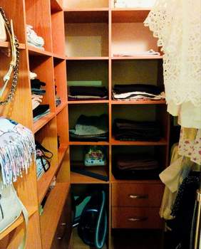 2-к квартира, вторичка, 56м2, 1/10 этаж