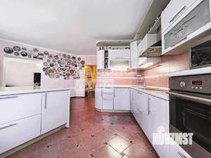 3-к квартира, вторичка, 140м2, 8/15 этаж