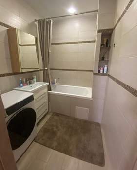 3-к квартира, вторичка, 80м2, 1/9 этаж