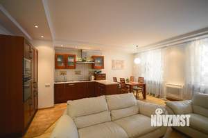 4-к квартира, вторичка, 135м2, 5/13 этаж