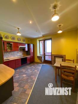 4-к квартира, вторичка, 174м2, 3/3 этаж