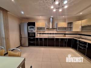 3-к квартира, вторичка, 102м2, 6/6 этаж