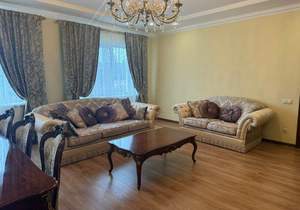 4-к квартира, вторичка, 171м2, 4/4 этаж